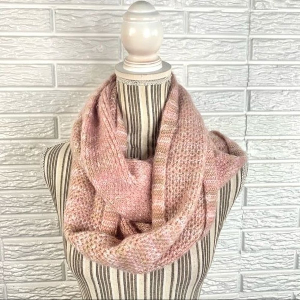 BCBGeneration Pink & White Knit Eternity Scarf